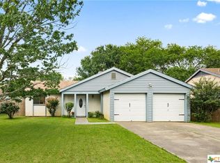 805 Travis St, Lockhart, TX 78644