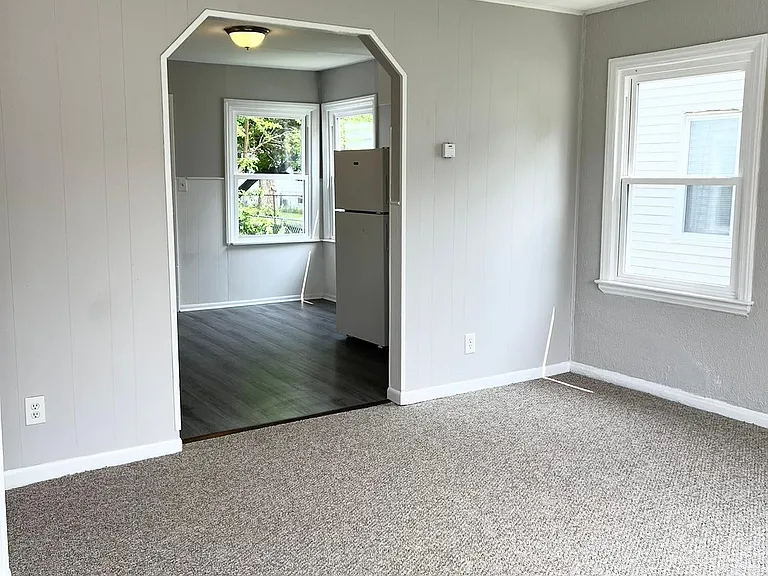 11267 Hudson Ave — Photo 2