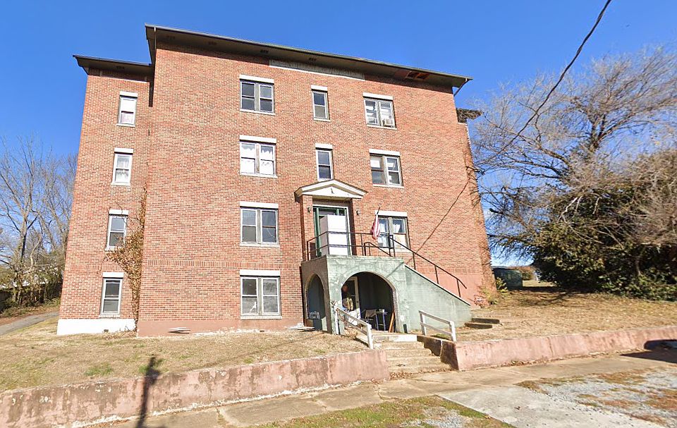 1st image of 605 W East St #2A