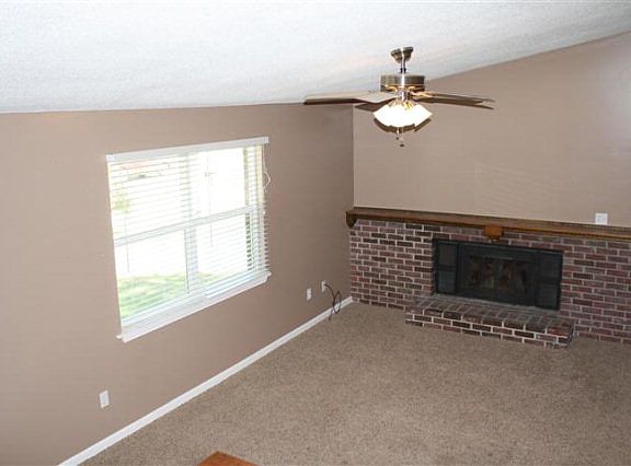 4th image of 202 W Haven Dr
