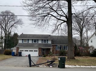 44 Cindy Crest Dr, Schenectady, NY 12306