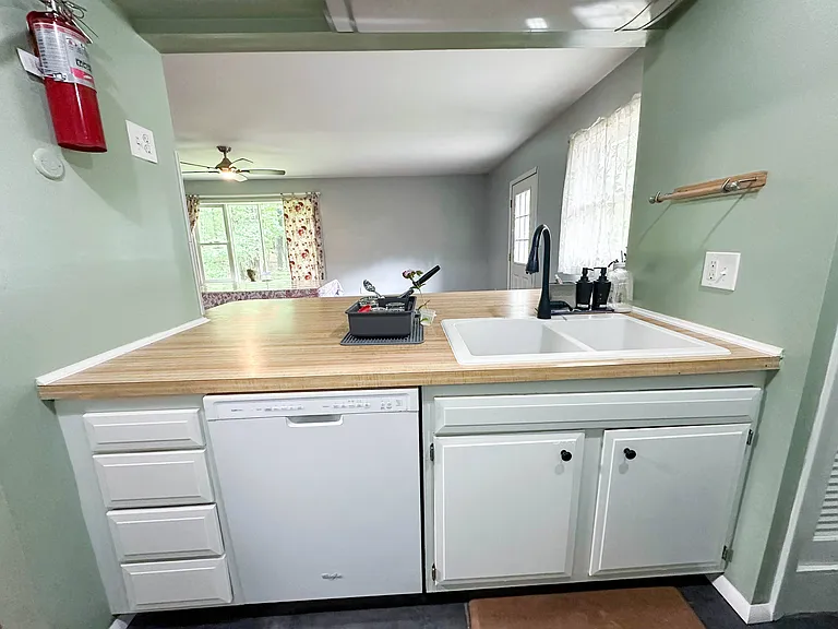 200 Oakley Dr — Photo 10