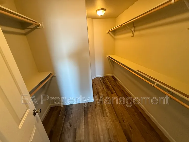 927 Tieran Ct NE — Photo 15