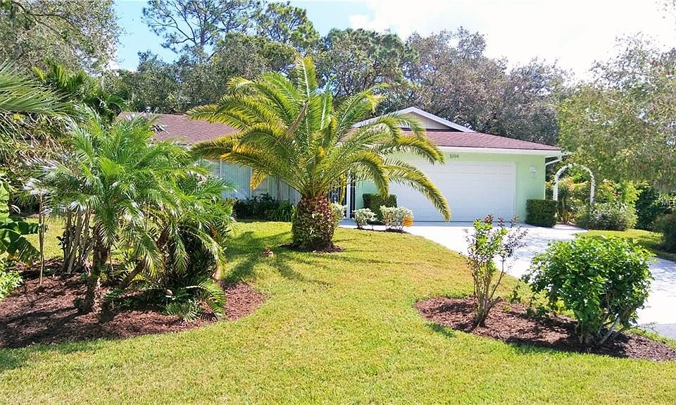 1st image of 1094 Laurel Woods Dr
