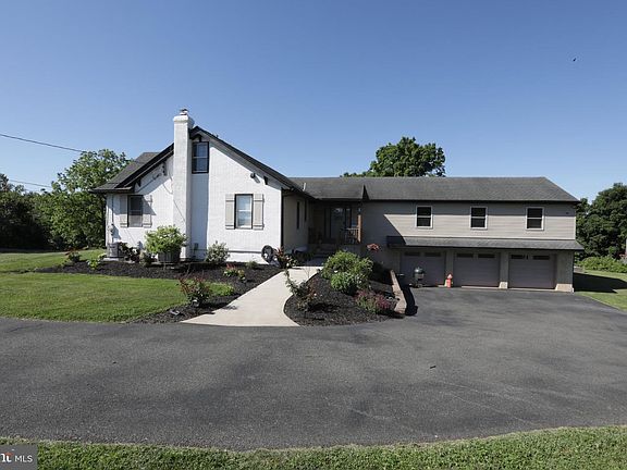 5th image of 44 Worman Rd