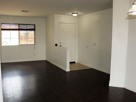 4th image of 11910 Hill St