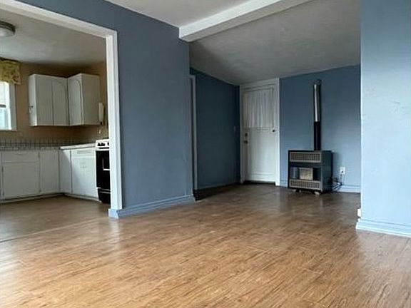3rd image of 310 Leland Ave