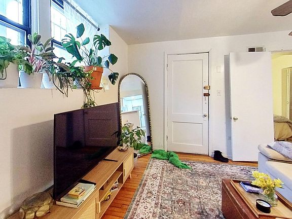 2nd image of 2915 N Mildred Ave #G