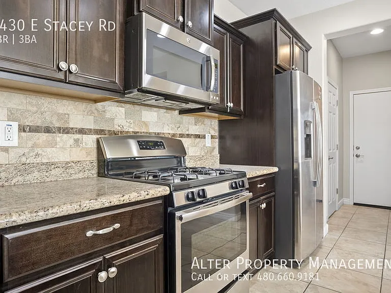 2430 E Stacey Rd — Photo 14