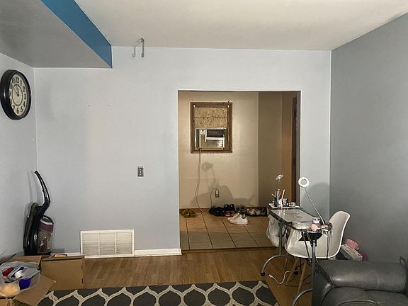2nd image of 543 Umatilla St SE