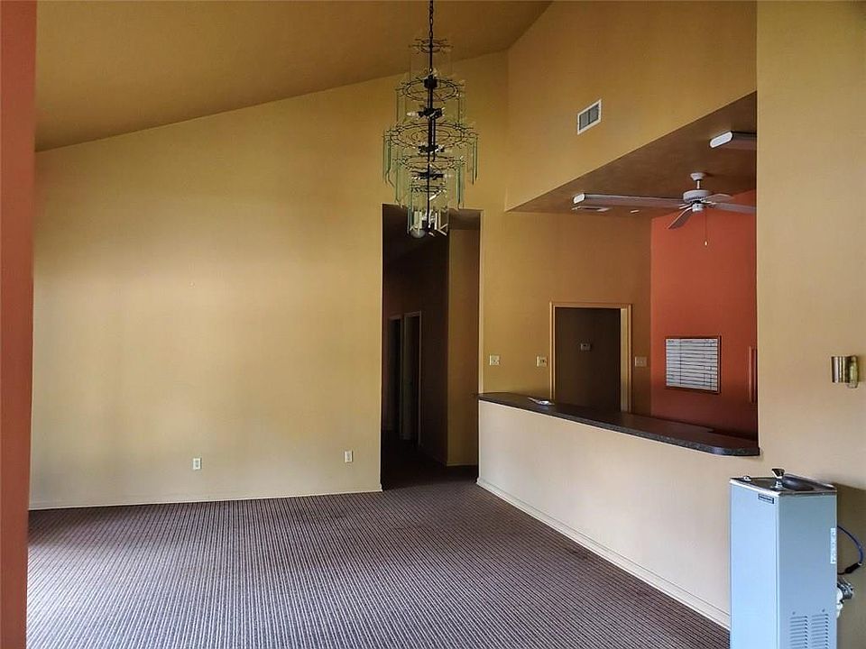 2nd image of 403 W 18th St