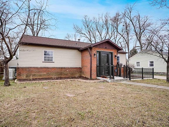 2nd image of 3308 Sheridan Rd