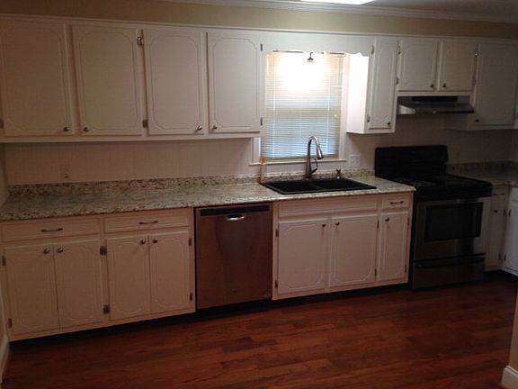 5th image of 651 Jackson Hts