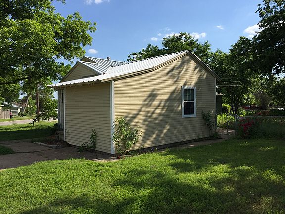 3rd image of 1516 SE 18th St