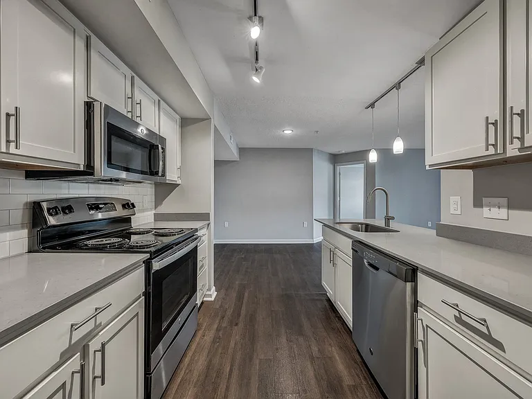 Sunscape Apartments — Photo 26