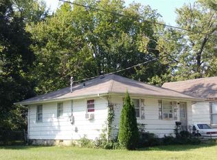 604 E Lincoln St, Clinton, MO 64735