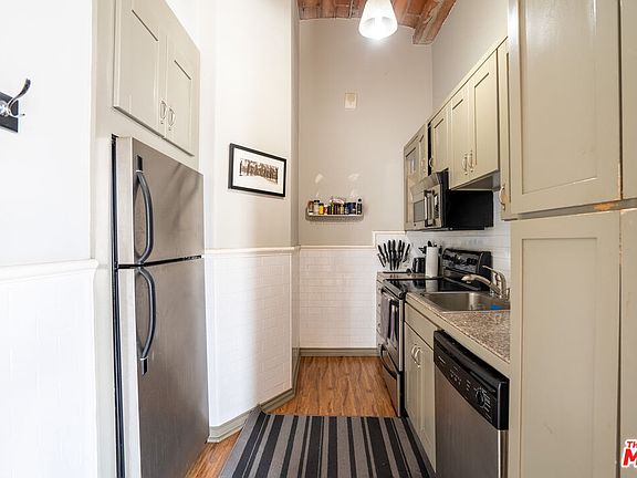 5th image of 215 W 7th St APT 1309