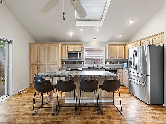 2nd image of 16730 SW Jordan Way