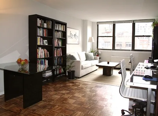 Sold by Warburg | media 18