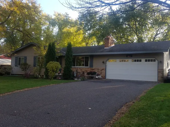 8533 Riverview Ln N, Brooklyn Park, MN 55444