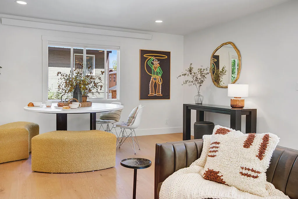 2 bed, 1200 sqft, $7,500 — Photo 3