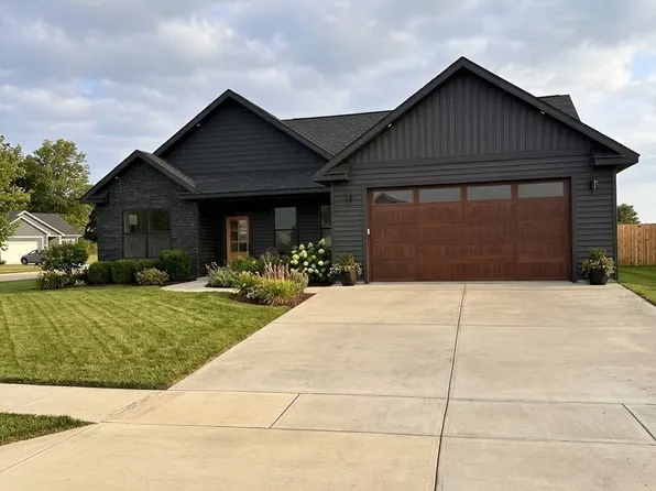 1521 N Washington St, Rushville, IN 46173