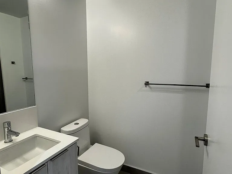 8 Wellesley St W #1612 — Photo 7