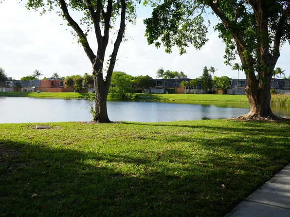 273 Arabian Road #273, Palm Springs, FL 33461