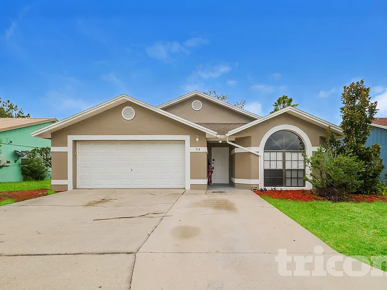 914 Whisper Lake Dr — Photo 1