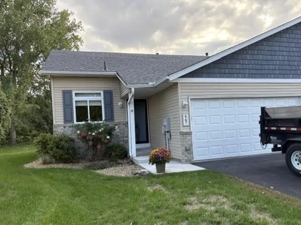 667 35th St W, Hastings, MN 55033