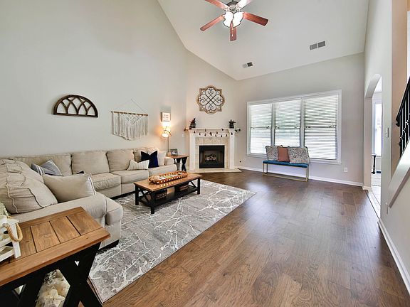 2nd image of 5519 Chapel Meadow Cv