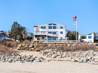 18 Gardiner St, Narragansett, RI 02882