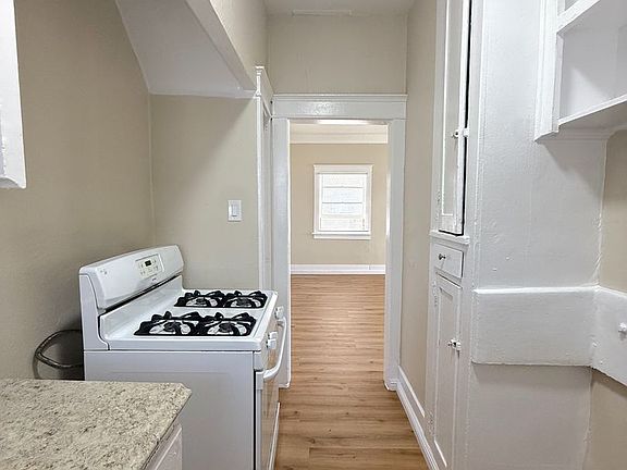 2nd image of 2120-2124 Linden Ave #2120