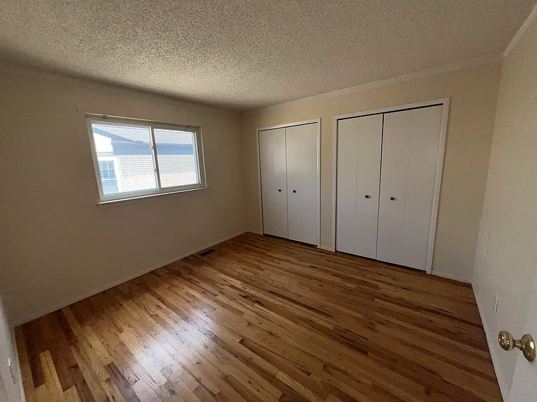 25563 Baker St — Photo 10