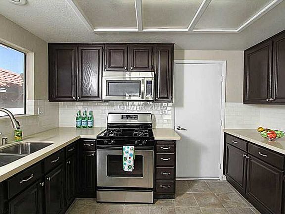 5th image of 327 Templeton Dr