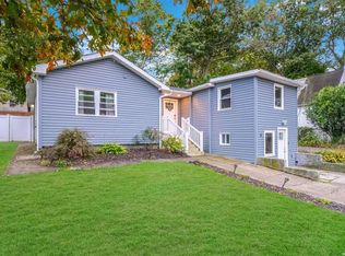 6 Mars Rd, Rocky Point, NY 11778