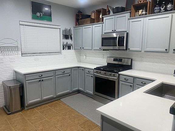 4th image of 8847 N 181st Ave