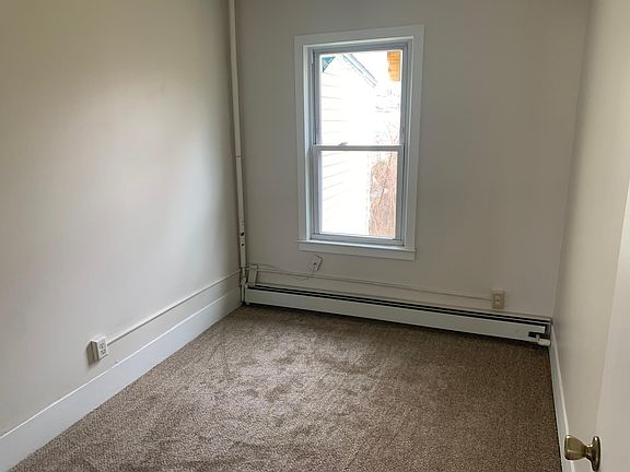 3rd image of 64 Lincoln St Unit D