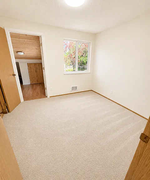 9639 NE 121st Ln — Photo 18