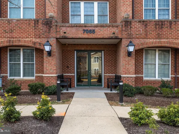 7065 Heritage Hunt Dr APT 207, Gainesville, VA 20155