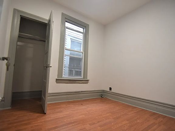 5th image of 1320 Findlay Ave #1