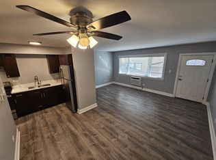 1805 S Harlem Ave APT 8, Berwyn, IL 60402