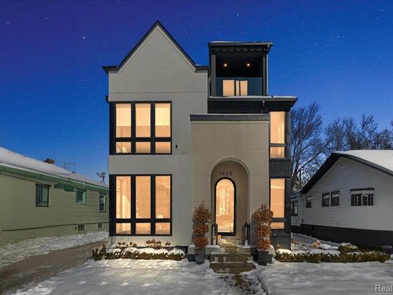 1439 Humphrey Ave, Birmingham, MI 48009