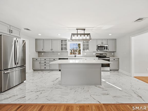 5th image of 70 Scrub Oak Road