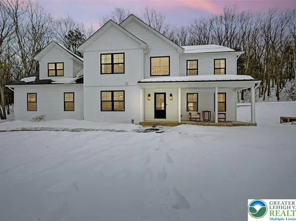 208 Bryan Dr, Kresgeville, PA 18333