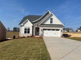 6047 Haywood St, Clemmons, NC 27012