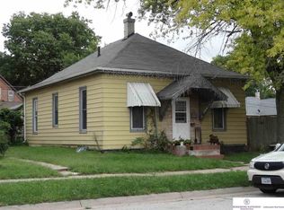 627 S 4th St, Council Bluffs, IA 51503