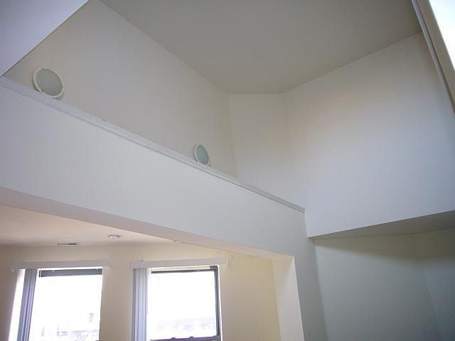 1st image of 2334 N Milwaukee Ave #2R