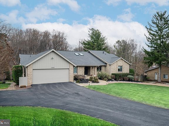 3rd image of 11421 Twining Ln