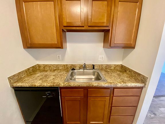 4th image of 334 Jarvis Ave #306